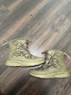 Nike Tanjun High Rise Phantom Sneaker Boots